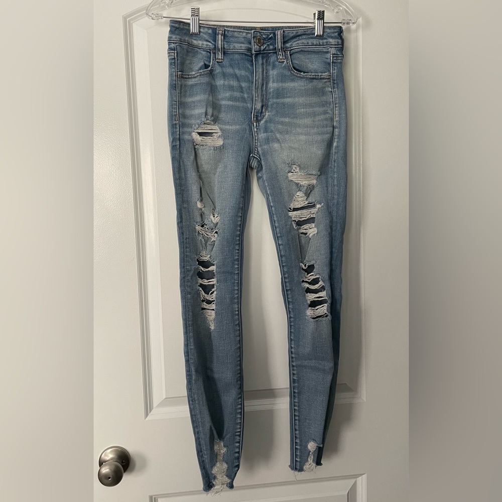 AMERICAN EAGLE RIPPED HI-RISE JEGGINGS (JEANS) - SIZE 6 REGULAR!